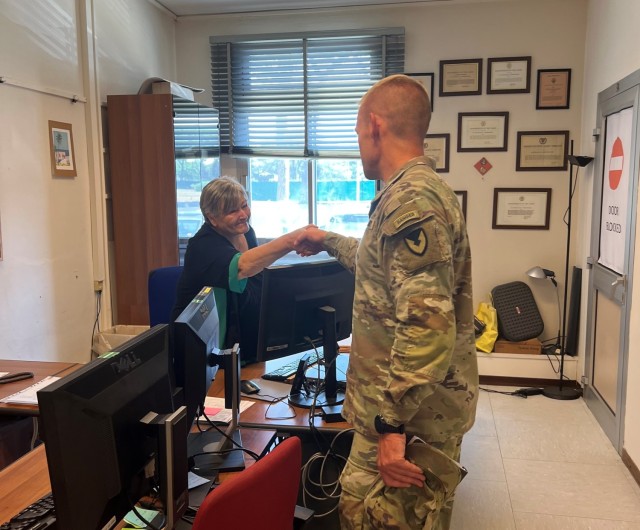 Garrison Commander meets with Darby Military Community Workforce