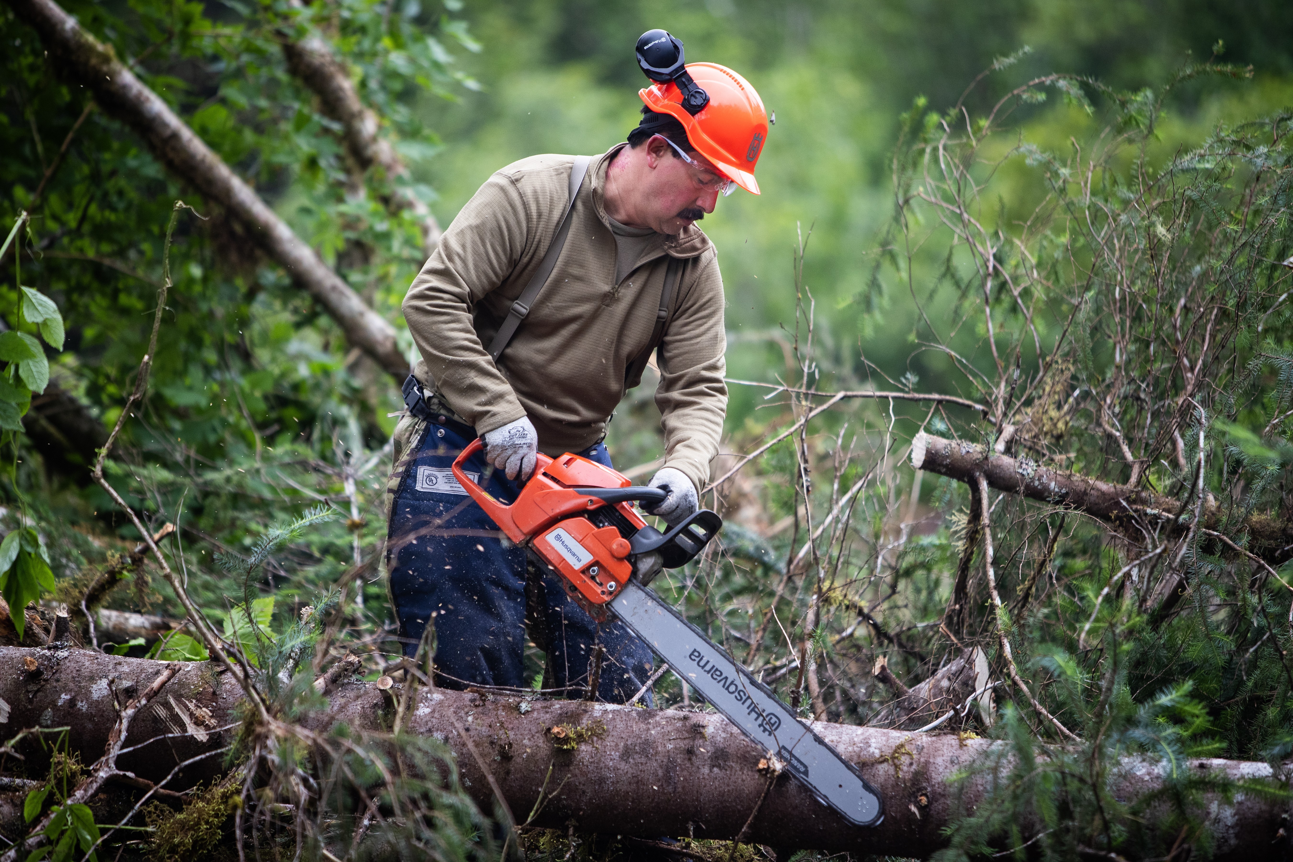 Alaska National Guard Helps Clear Oil Spill Response Site - Article - The United States Army