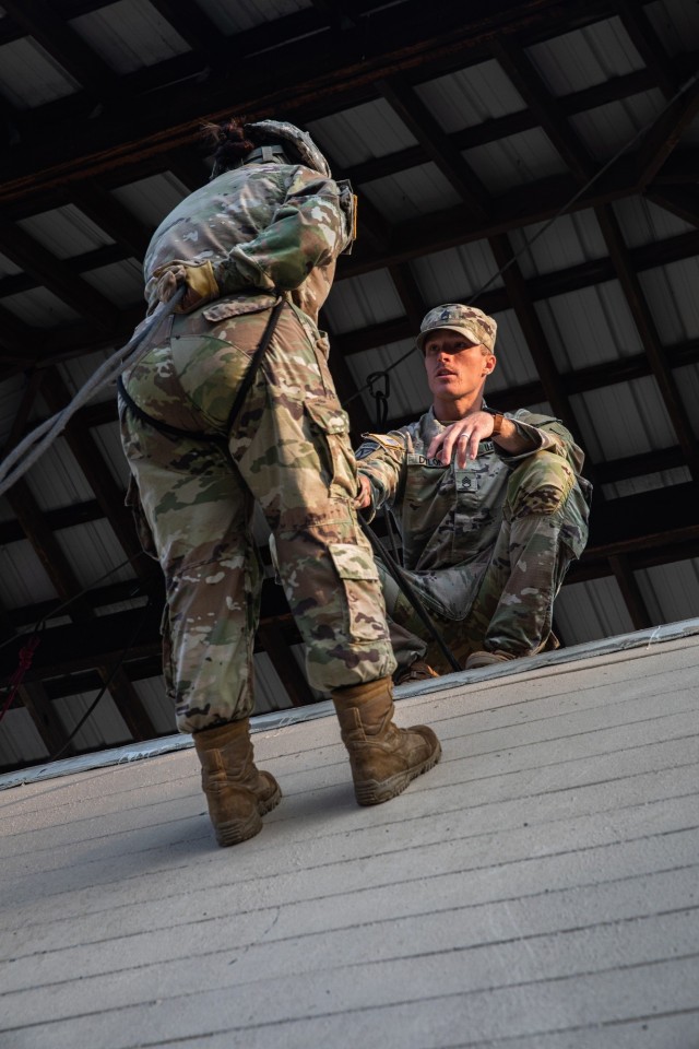 Big Red One NCOs Train Army&#39;s Future Leaders