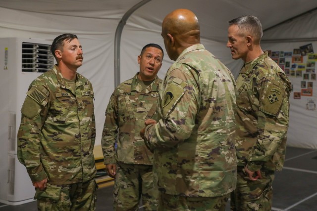 Iron Soldier performs life-saving actions, recognized by USAREUR-AF Commander