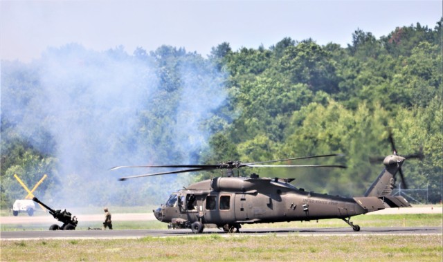 Wisconsin National Guard&#39;s 1st Battalion, 147th Aviation Regiment supports airshow &#39;dress rehearsal&#39; event at Fort McCoy