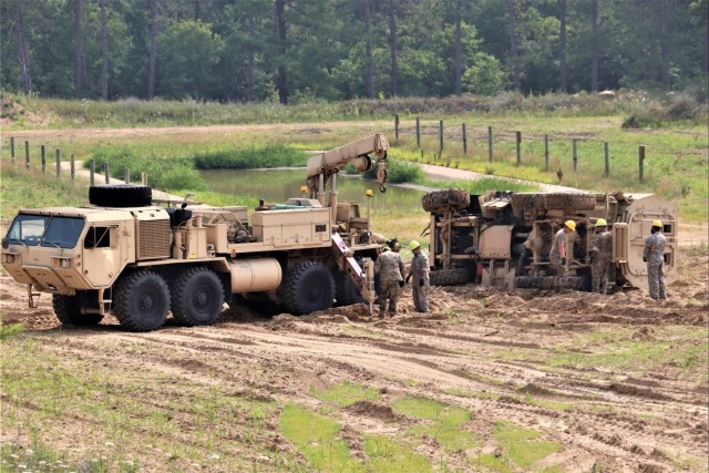 RTS-Maintenance course trains Soldiers on vehicle recovery at Fort McCoy