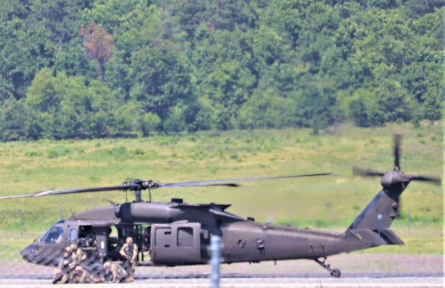 Wisconsin National Guard&#39;s 1st Battalion, 147th Aviation Regiment supports airshow &#39;dress rehearsal&#39; event at Fort McCoy