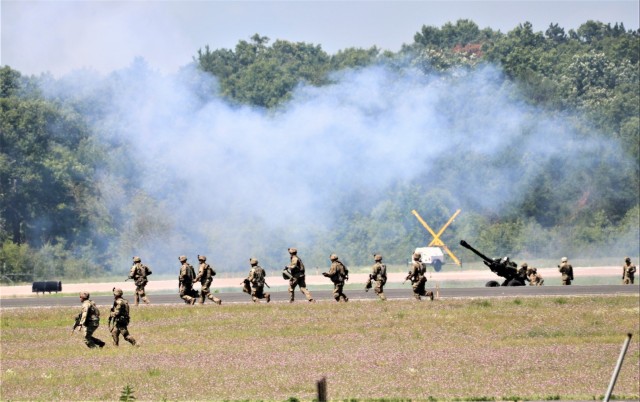 Wisconsin Army National Guard Soldiers conduct airshow &#39;dress rehearsal&#39; event at Fort McCoy