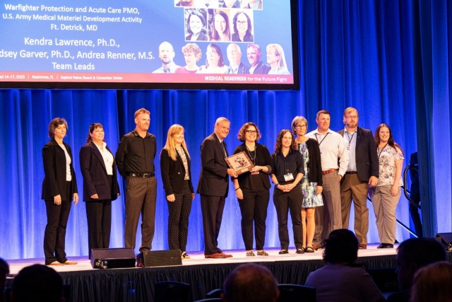 USAMMDA Broad-Spectrum Snakebite Antidote developers take Program Management award during MHSRS