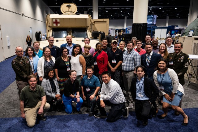 Closing Time – USAMMDA team wraps MHSRS exhibits as symposium drawing to close