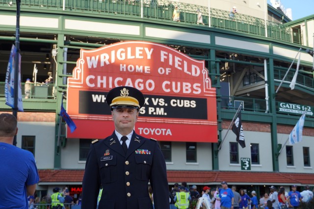 Chicago Cubs honor Army Reserve officer at the Crosstown Series