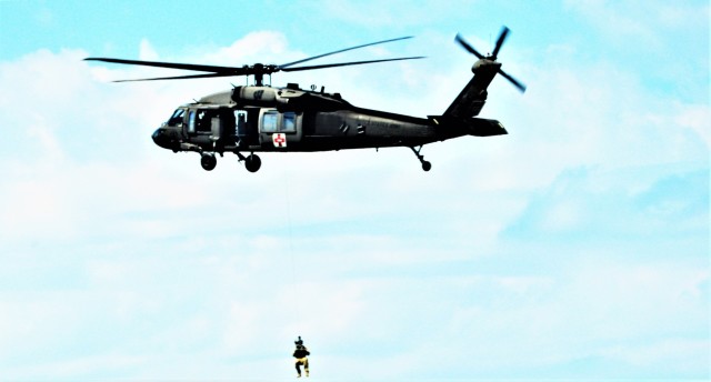 Wisconsin National Guard’s Black Hawk live-hoist capability practiced as part of airshow experience