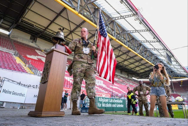 Germans, Americans honor 9/11 victims during memorial stair climb