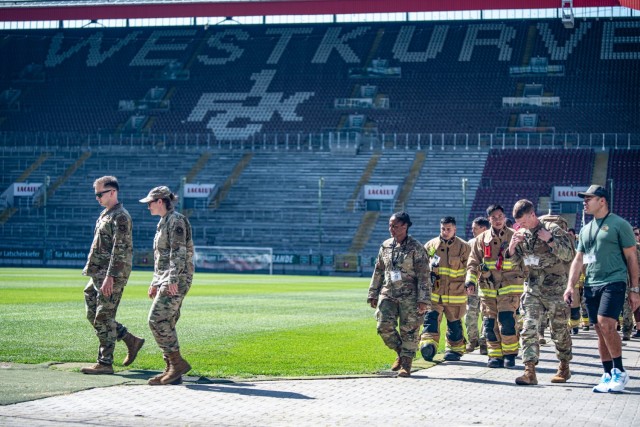 Germans, Americans honor 9/11 victims during memorial stair climb