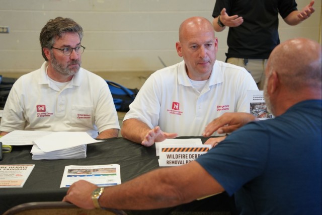 USACE shares debris removal information with residents impacted by Hawai&#39;i wildfires