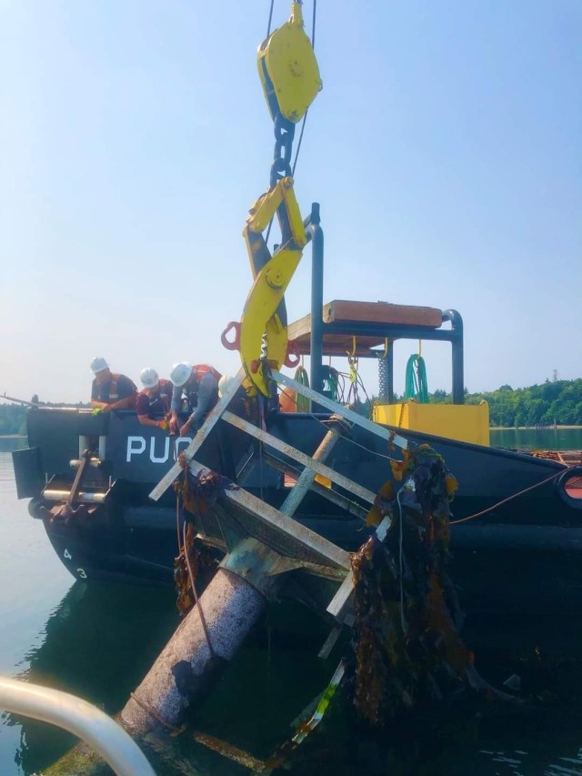USACE Debris Recovery Vessel Crew Earns Army Risk Management Award