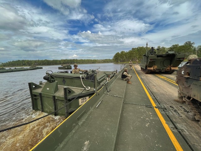 Fort Stewart showcases wet-gap crossing capability