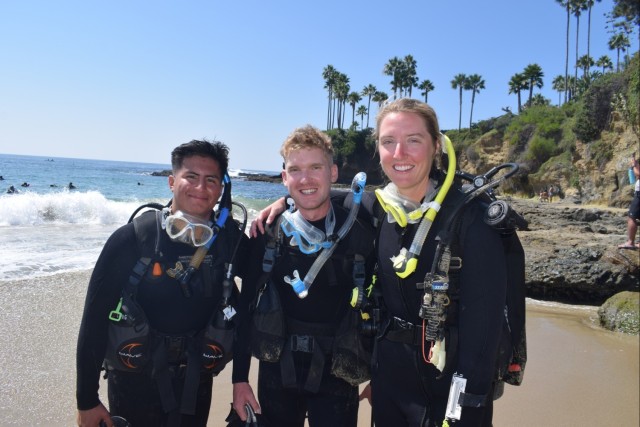 Fort Irwin Soldiers earn diving certification through BOSS