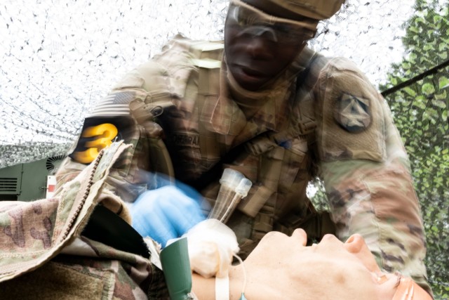 Health monitoring system featured during Army-wide Best Squad Competition – USAMMDA team provides critical real-time health data for Best Squad planners