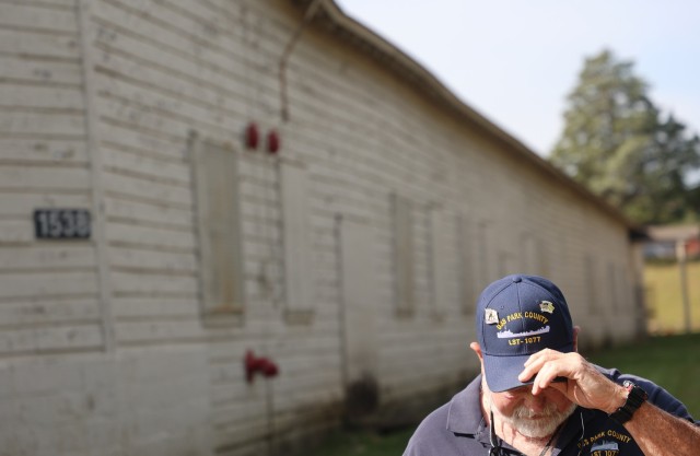 Members of LST Association visit Fort Knox during Louisville reunion