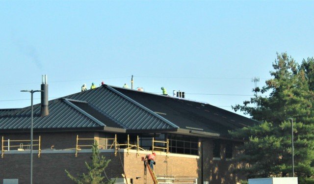 Army Corps of Engineer-led project underway for new roofing at building at Fort McCoy