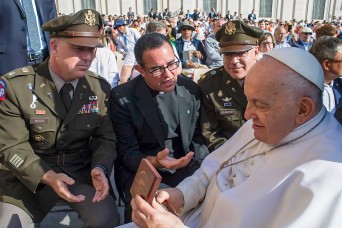 Army chaplains visit Vatican for movie screening, meet with Pope Francis