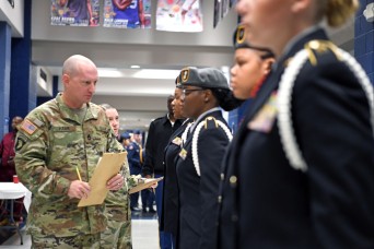 AMCOM Soldiers assist local school at drill competition