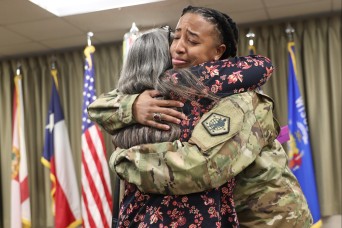 Soldier receives prestigious award for saving citizen's life
