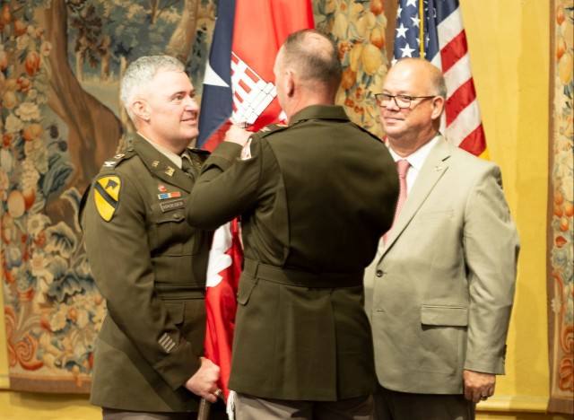 Corps of Engineers welcomes new commander to Fort Worth District