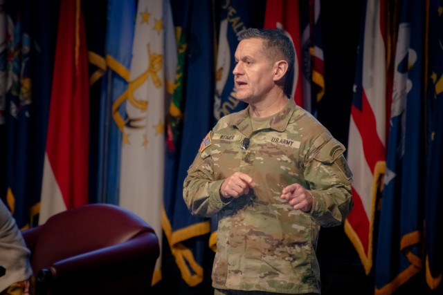 SMA addresses pre-command course students, spouses