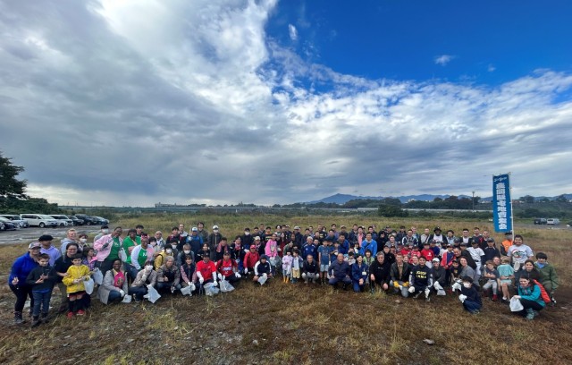 U.S. Army, Japan Ground Self-Defense Force, local cities host joint community cleanup 