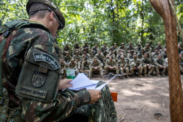 Southern Vanguard 24 Soldiers attend Brazilian Jungle Familiarization Course