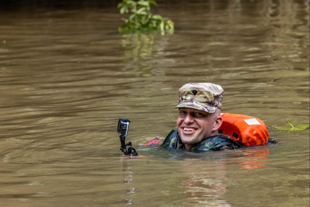 ARSOUTH Soldier and Drill Sergeant reunited at Southern Vanguard 24