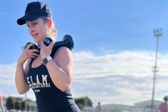 By Chelsy Lyons
VICENZA, Italy – Five days a week, rain or shine, the SLAM Vicenza fitness group can be spotted on Caserma Ederle or Del Din for an hour...