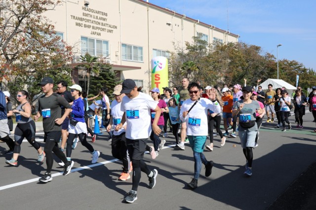 Running festival returns to Yokohama North Dock after four years, draws nearly 1,000 visitors