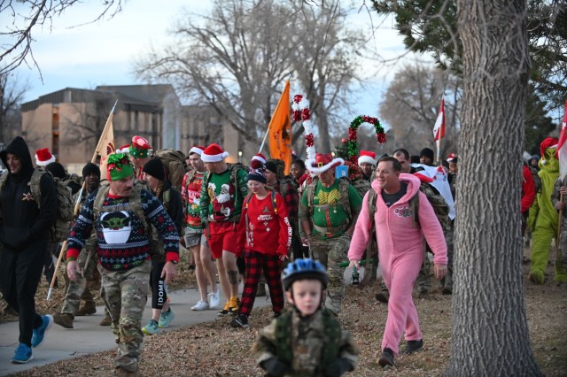 Mountain Post Advisors Ruck Donations to Santa&#39;s Workshop