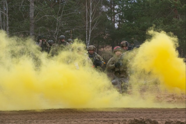 „Task Force Marne“ kariai treniruojasi kartu su NATO sąjungininkais per pratybas „Tvirtas grifas“ Lietuvoje