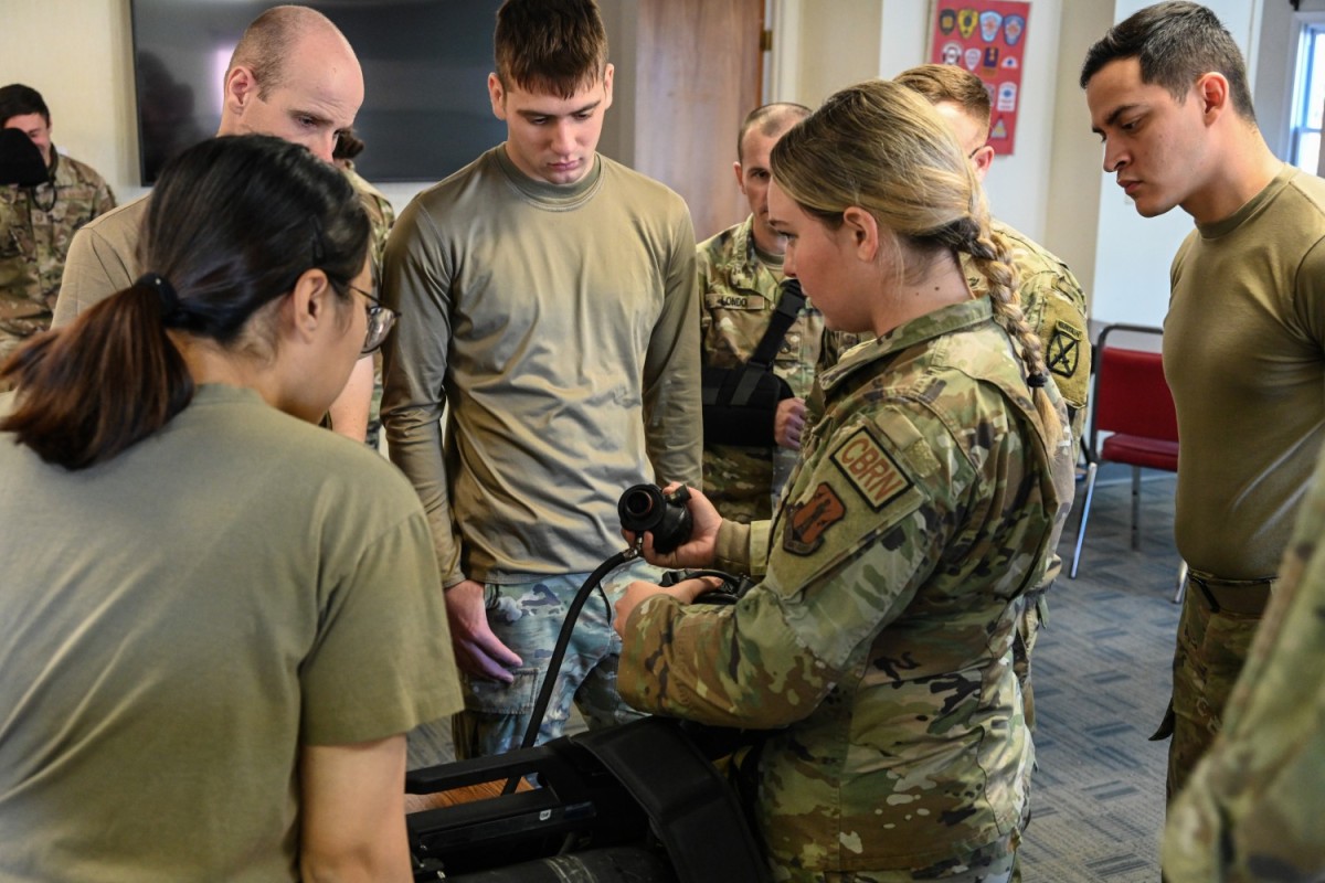 NY Guardsmen Help 10th Mountain Division Soldiers Test CBRN Skills ...