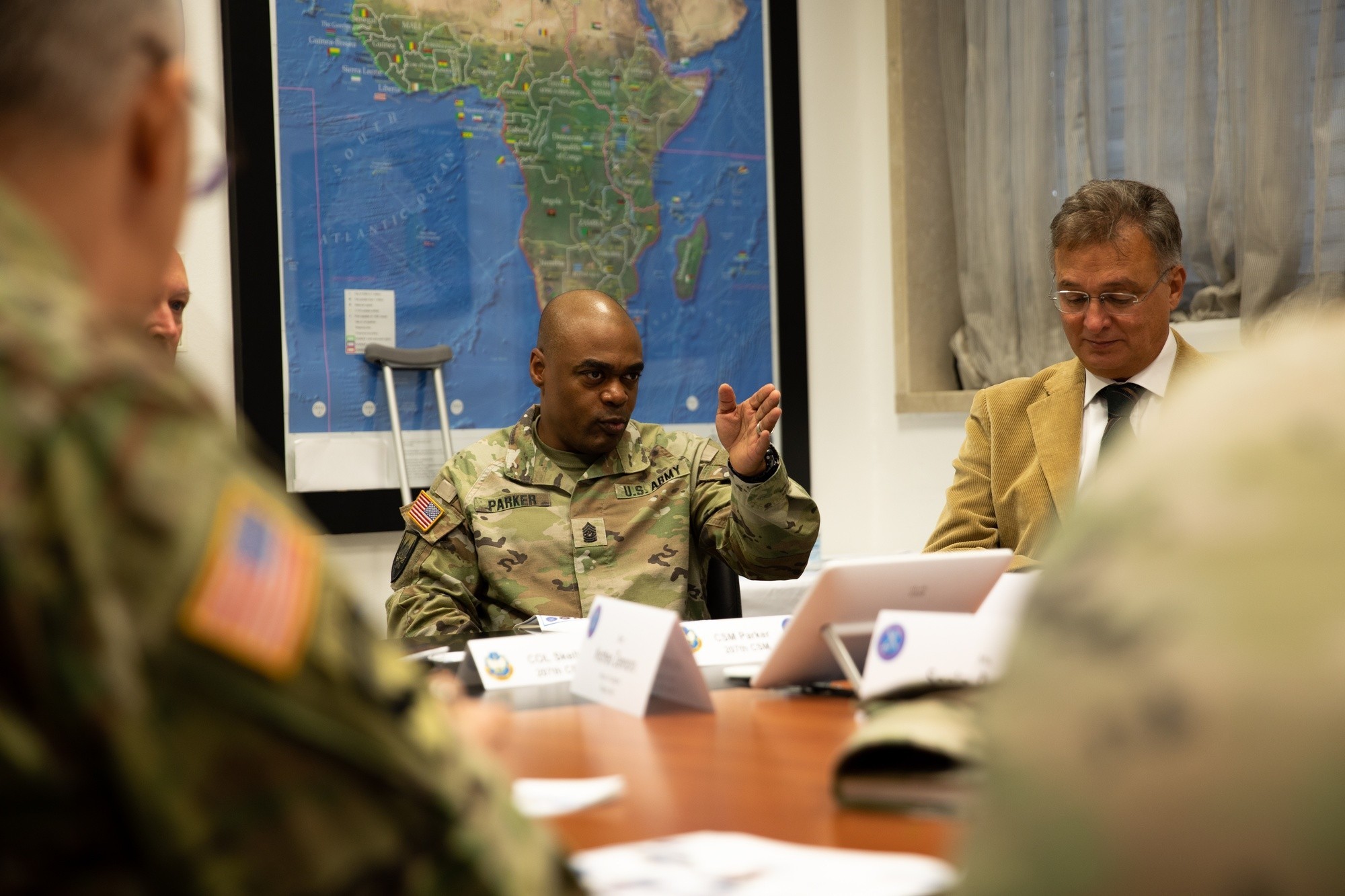 Intelligence brigade strengthens ties with Italian community leaders ...