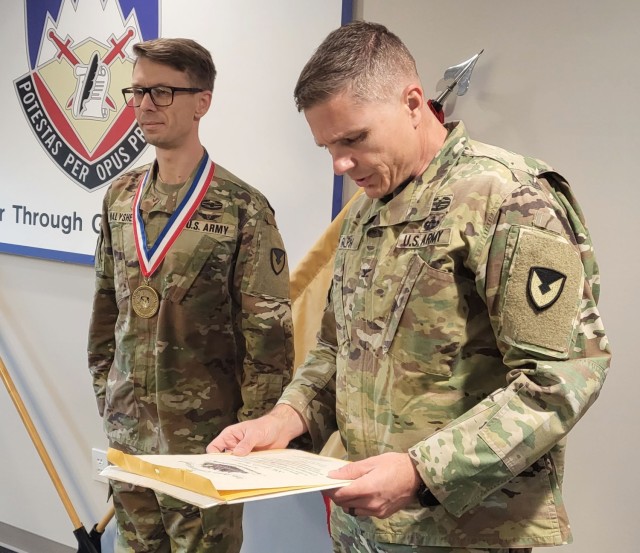 MICC Soldier earns ACC contingency contracting officer medallion