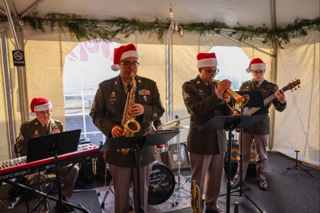 Lt. Gen. Retired Arthur Gregg among cherished guests at Holiday Helper Open House