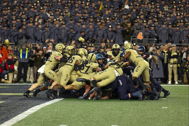 Army Football Claims Commander's-in-chief's Trophy With 17-11 Win Over ...