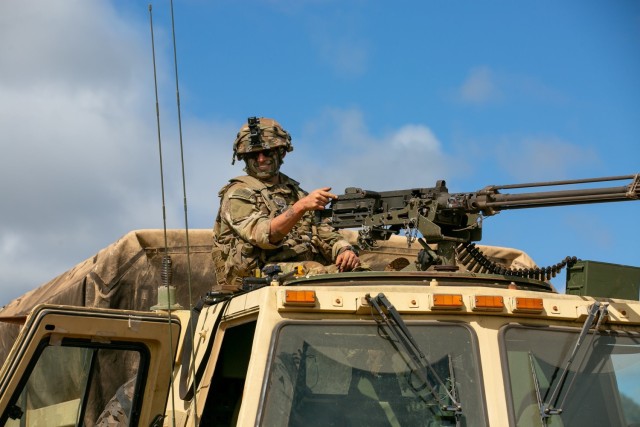 325 BSB Soldier Guards Command Post