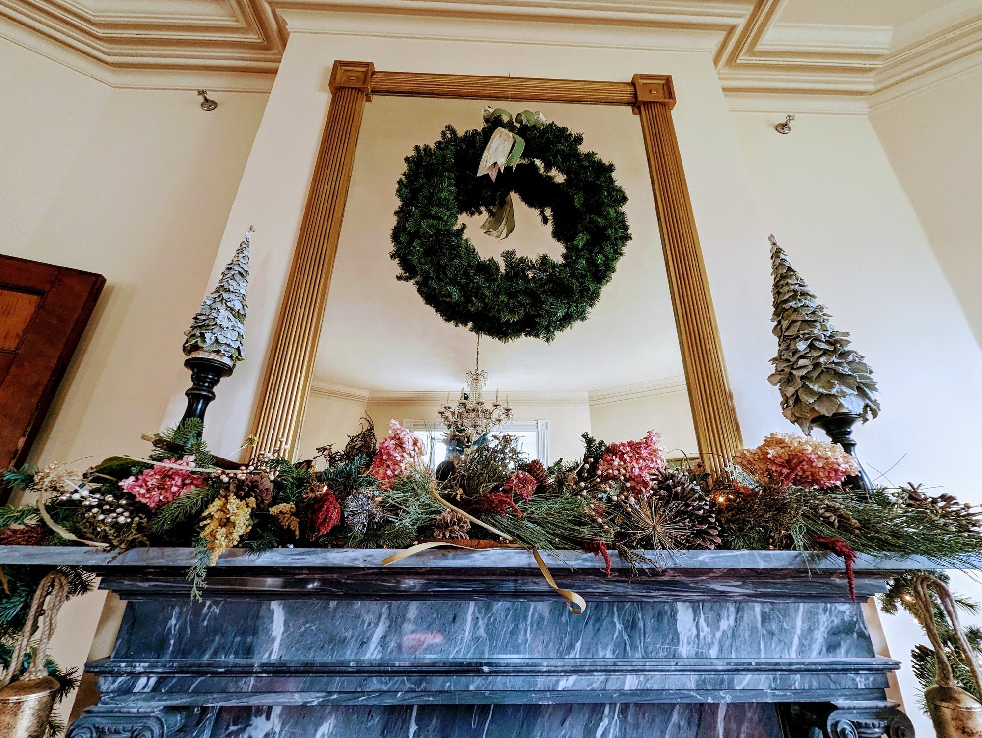 Holiday spirit in bloom during annual LeRay Mansion open house at Fort ...