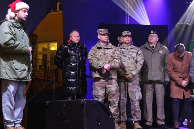 3rd Infantry Division Celebrates &#39;Stars of Kindness&#39; ceremony in Boleslawiec, Poland