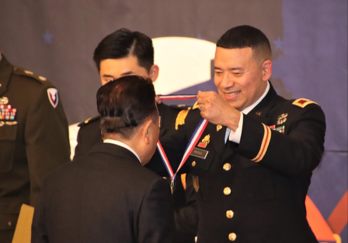 Phi đoàn hỗ trợ dã chiến của Quân đội 403 tham gia chào mừng cựu chiến binh Việt Nam bằng tiếng Hàn |  Bài báo