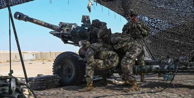 TF Redleg and Iraqi Soldiers Conduct Artillery Training