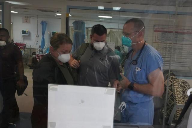 18th MEDCOM, POMGEN team for first ever PNG Trauma Rotation