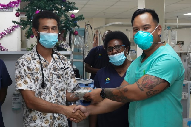 18th MEDCOM, POMGEN team for first ever PNG Trauma Rotation