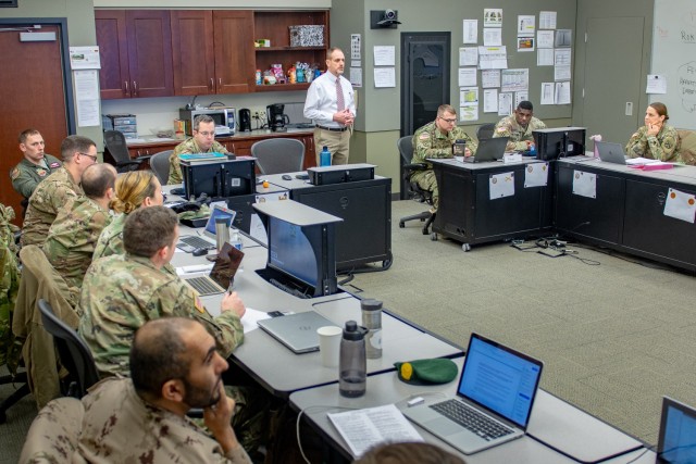 Command and General Staff College students attend class