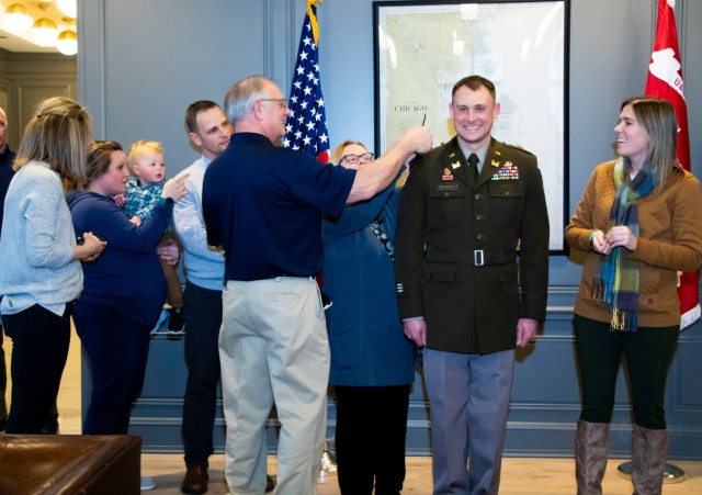 USACE Chicago Deputy Commander gets pinned during his promotion ceremony
