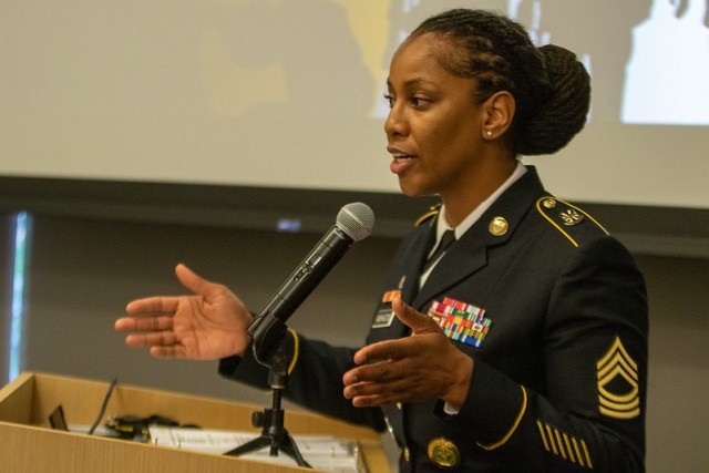 Master Sgt. Tawayna Washington speaks to Soldiers at Army Futures Command. 