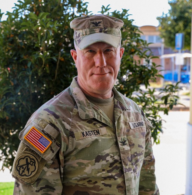 U.S. Army Reserve officer served alongside Lightning Soldiers in Desert Storm