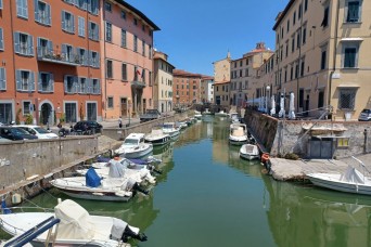 Darby day trip: Livorno boat tours